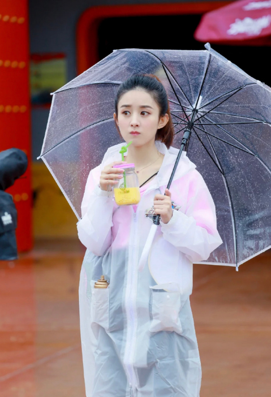 赵丽颖录这个综艺的时候,整个人好圆好可爱啊!