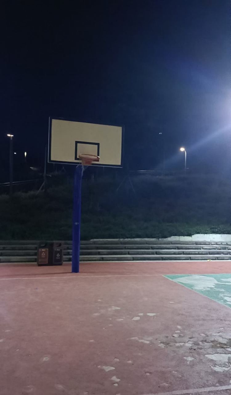 篮球球场图片夜晚图片
