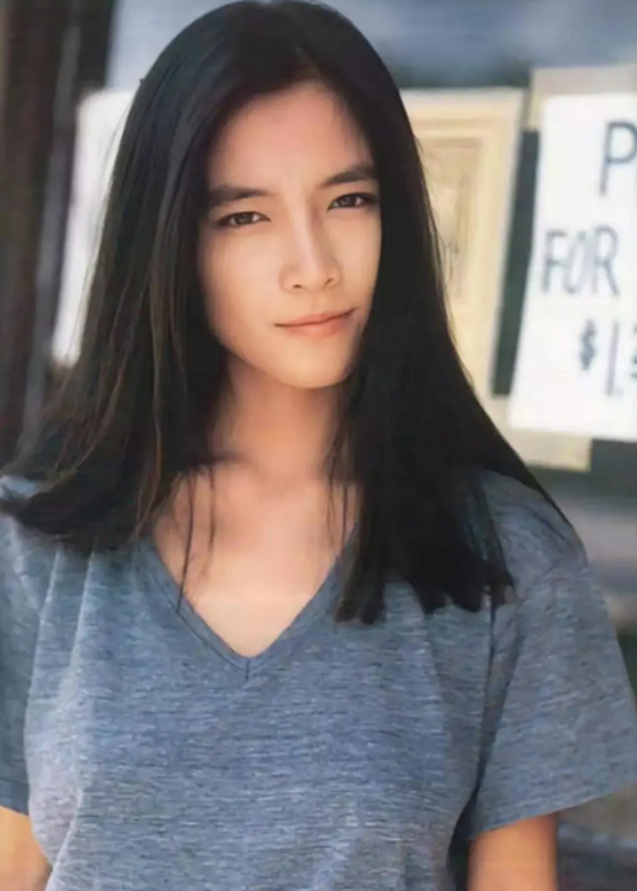 胜利队队长居间惠,现实当中的名字是高树零.