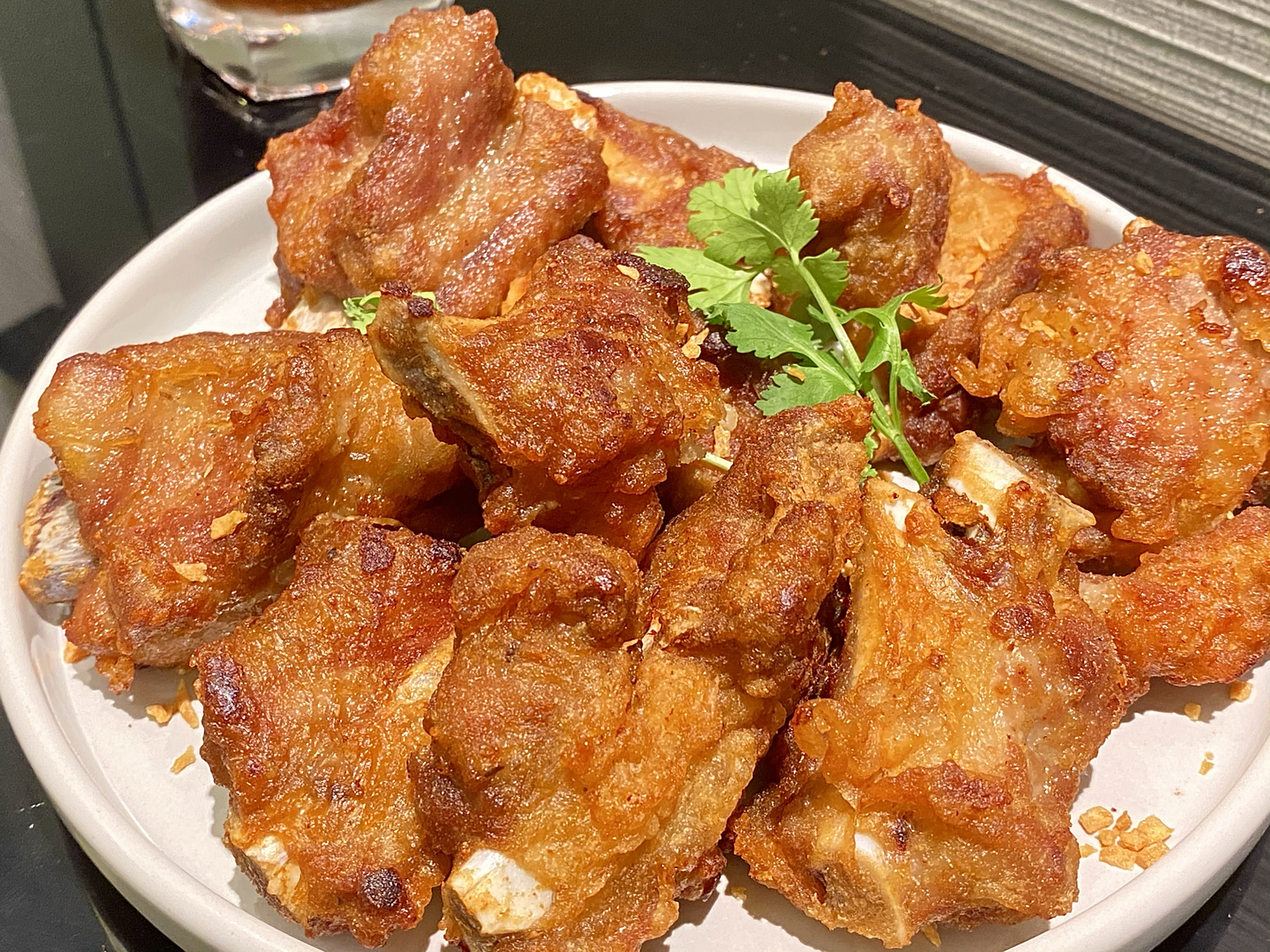 辣妹再见! 之前好多姐妹问的蒜香骨[照相机]本拖延人今天终于做了!