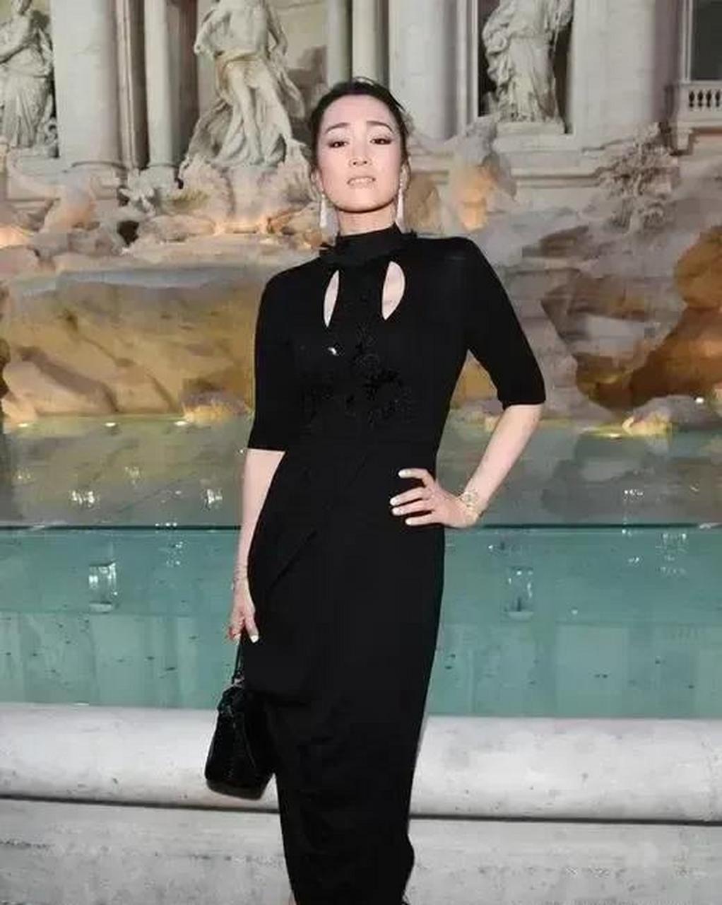 gif创作人# 自从嫁给了国外以后,整个人发福字200