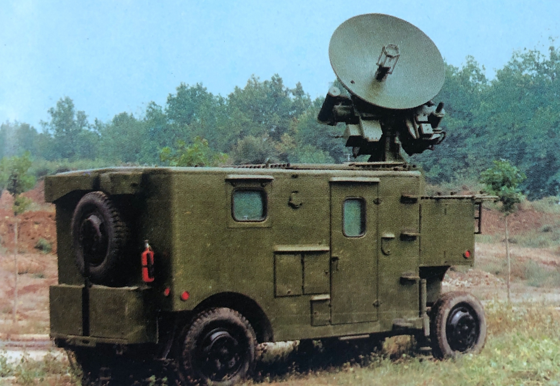 90年代我军306型炮瞄雷达