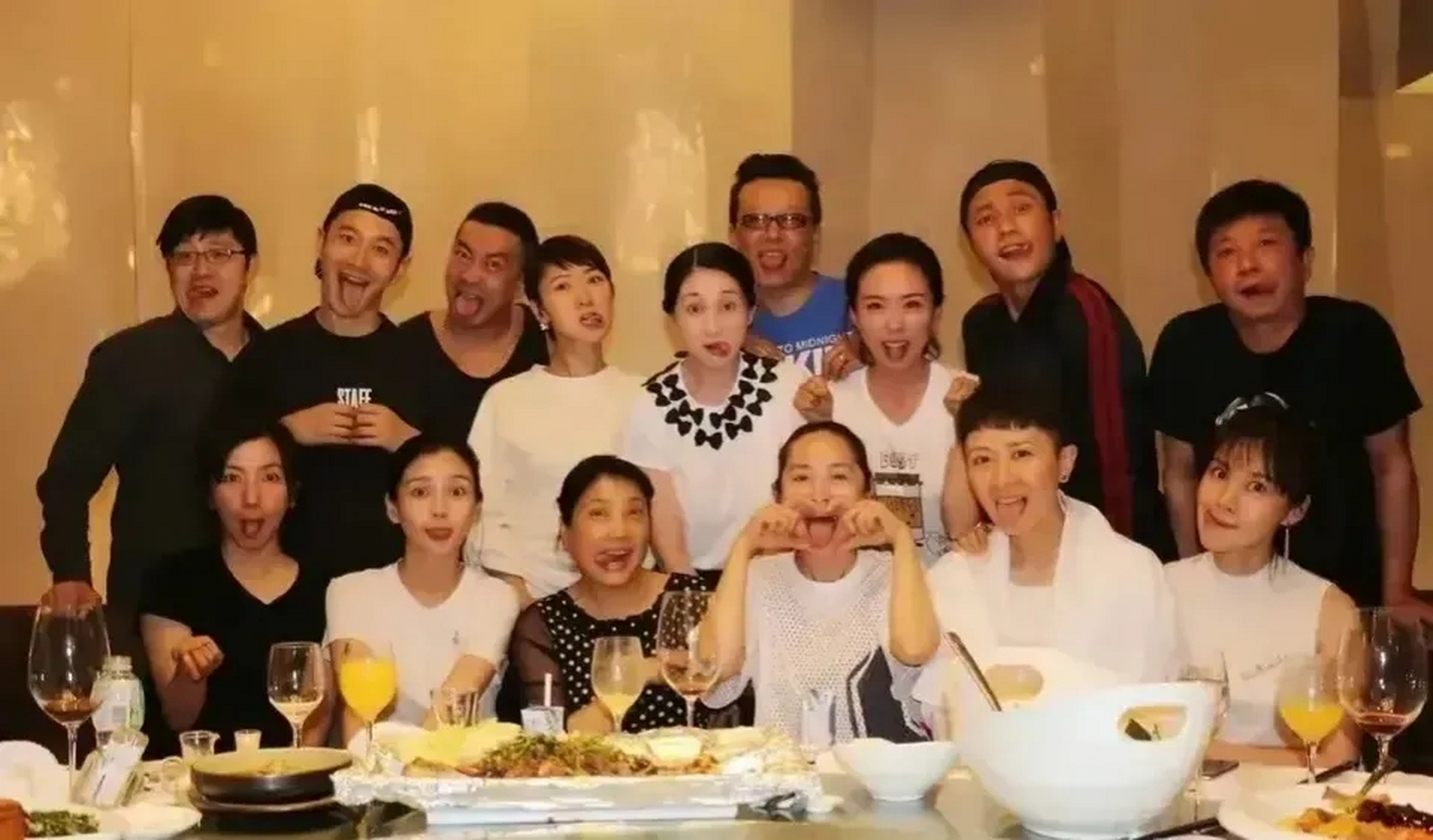 北电96级师生私下小聚!黄晓明,陈坤等人都到场,昔日班花赵某却未露面.