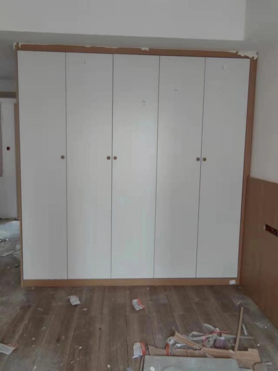 全屋定制翻车了,丑到想哭 这个柜子的封边条也太厚了,和我想象的完全