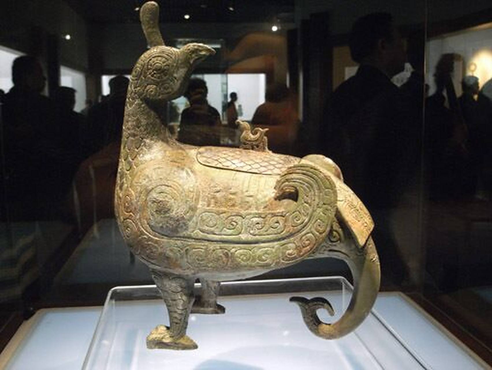 凤鸟回眸,注视晋国之成长——晋侯鸟尊	"晋侯鸟尊体现了鸟与象这两种