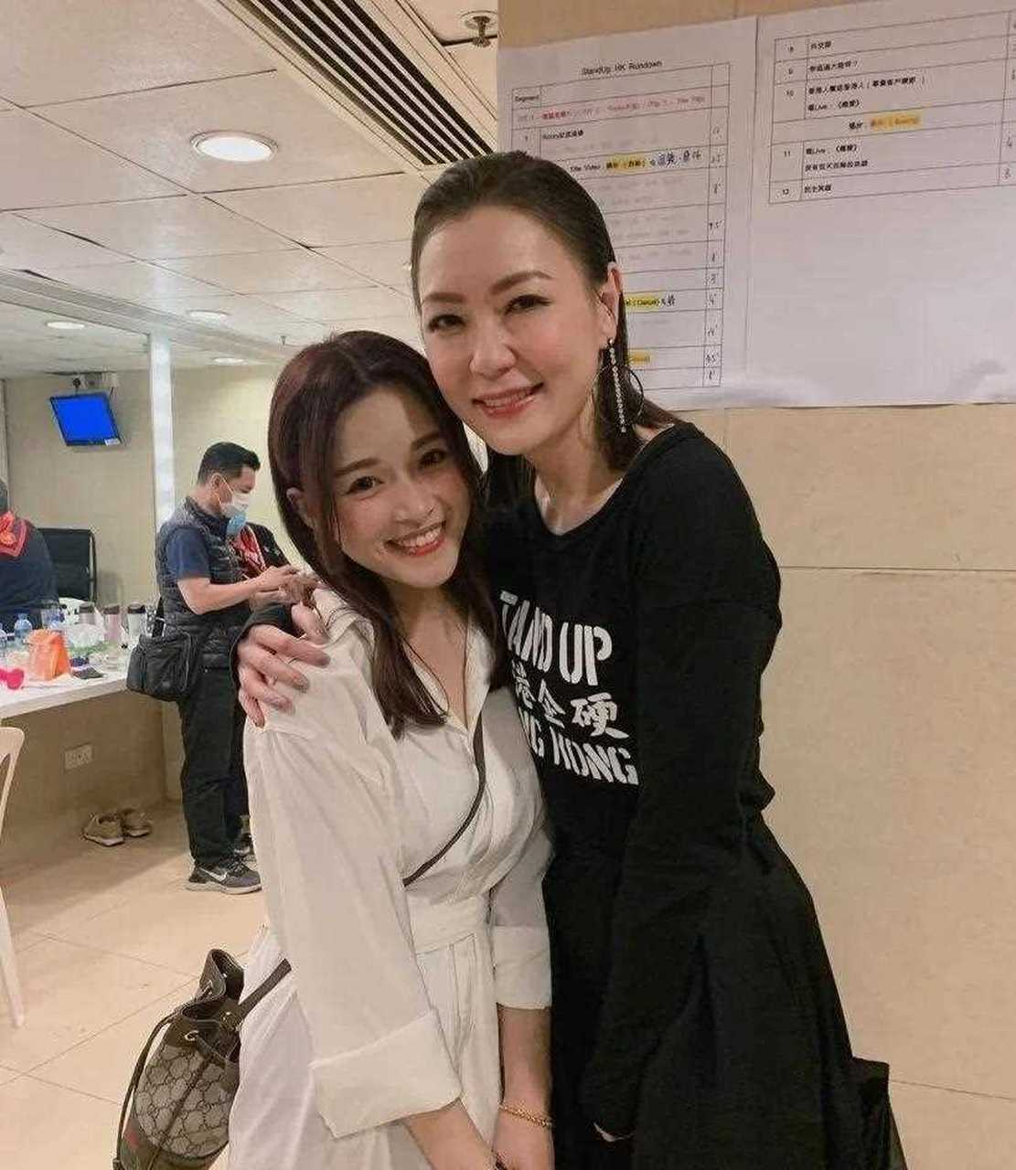 田蕊妮原本在tvb发展地顺风顺水,但因为老公杜汶泽之故,不仅被网友
