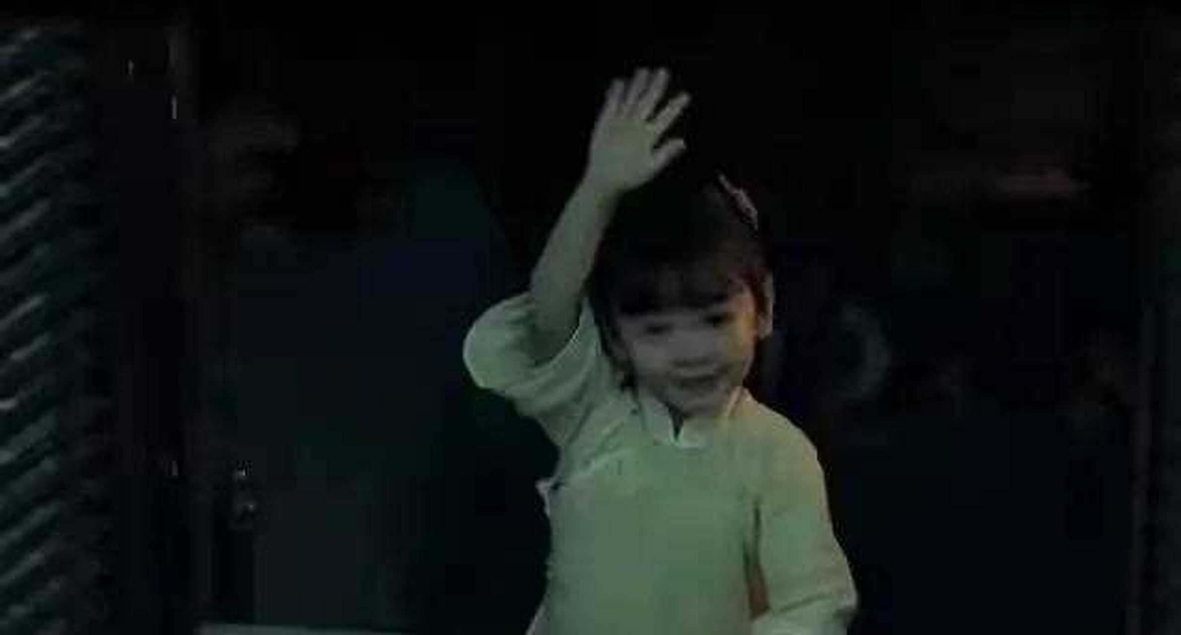 电影《1921》中有一个小女孩,在影片中出现了4次,却全程没有一句台词.