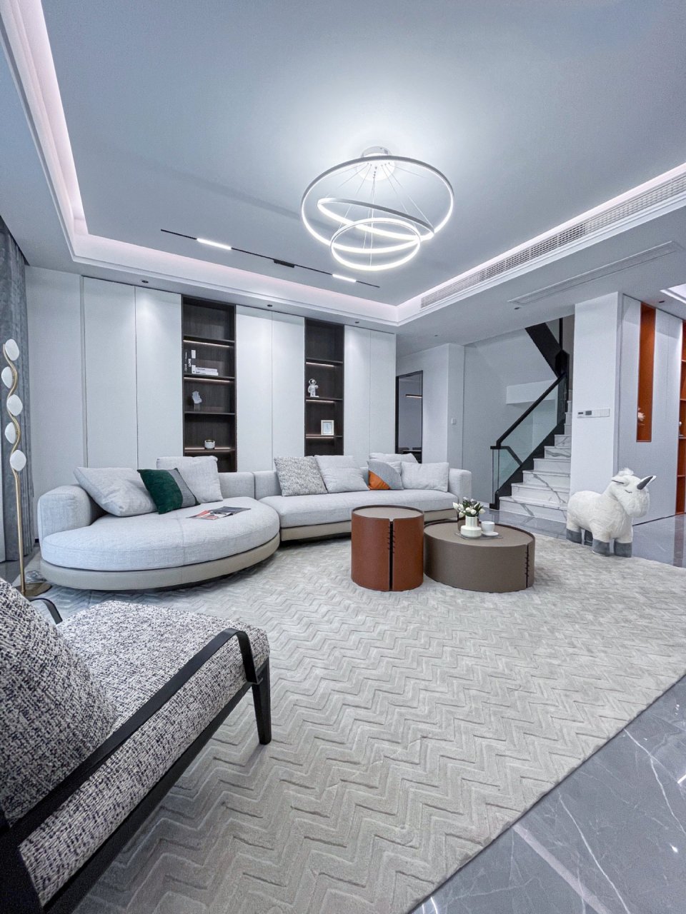 打造极致简约|房屋装修效果图|室内设计	"78本案例设计风格为现代