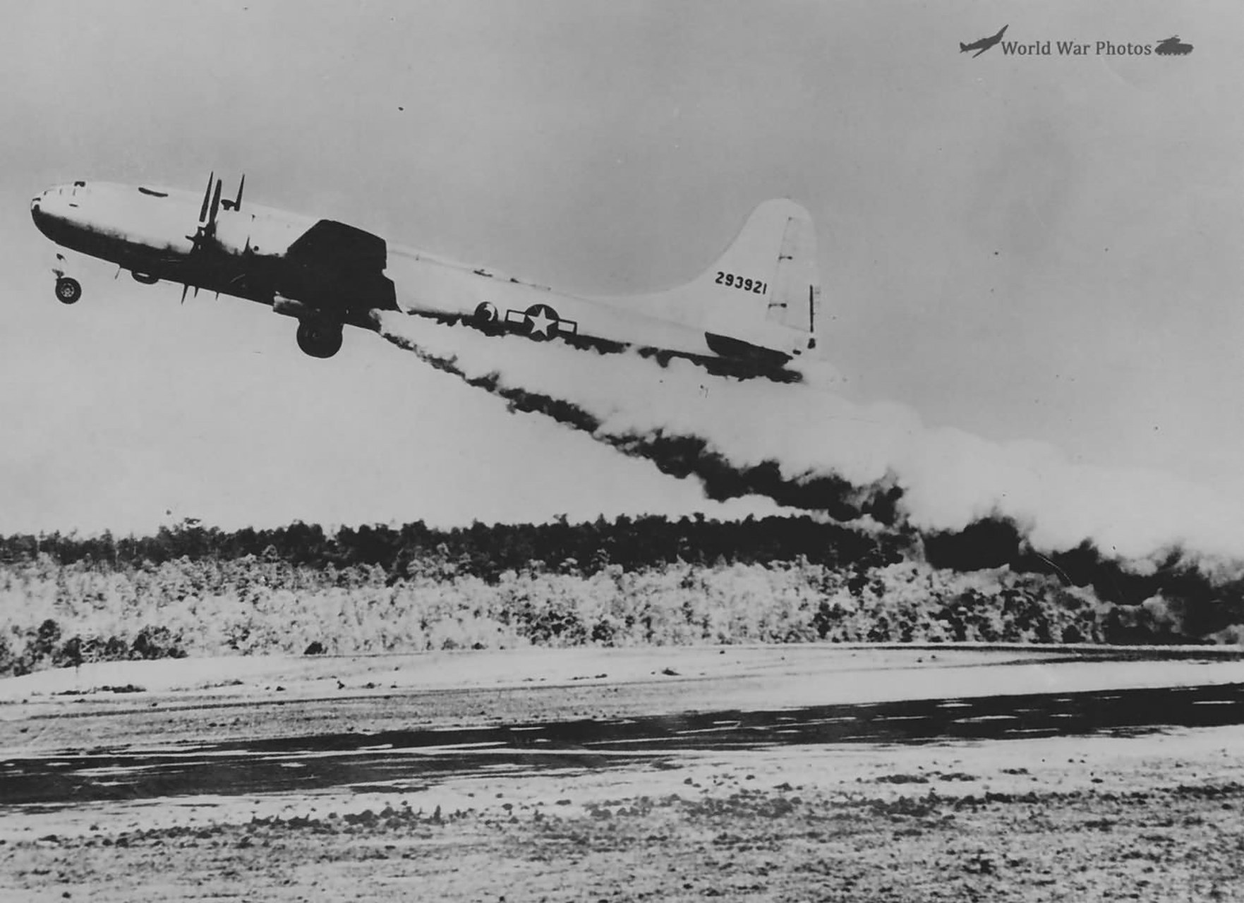 b29重型战略轰炸机试验性的使用助推火箭起飞#第二次世界大战