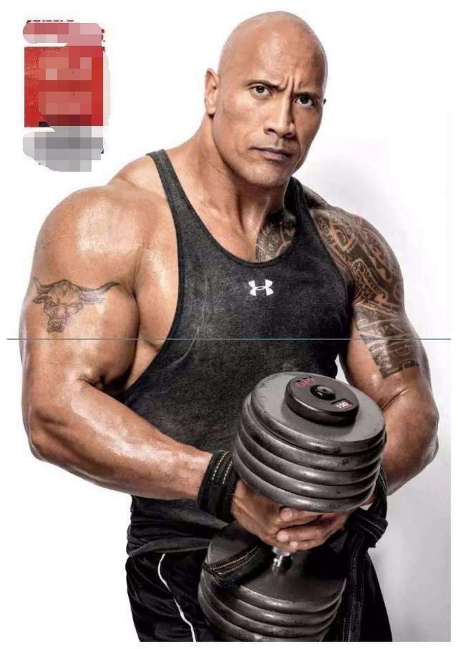 可能只有巨石强森的手臂才能驾驭这把伞.