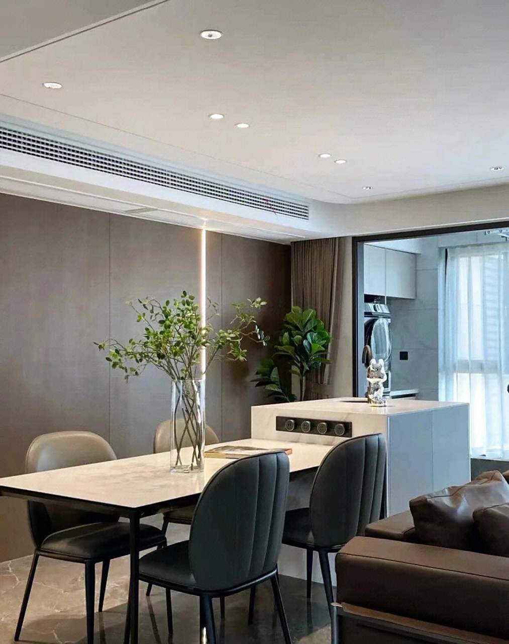 横厅现代轻奢风客厅实景案例,高级时尚感满满的.