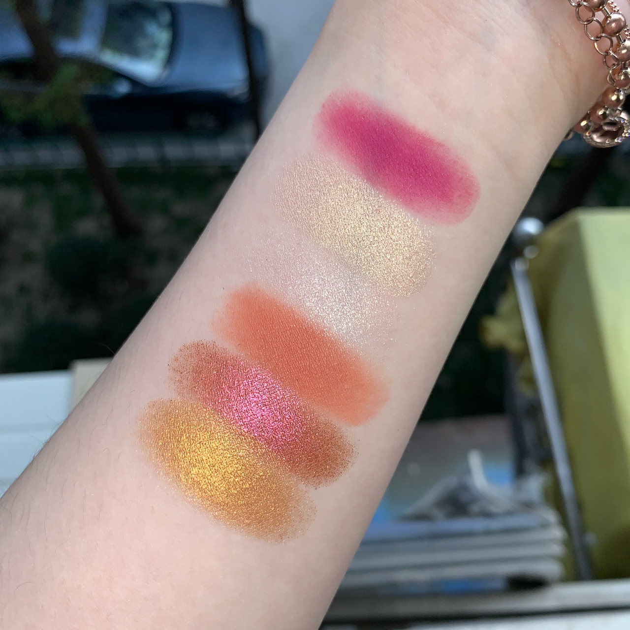 too faced姜饼人眼影盘,配色超级美啊,粉质超好,好上色好晕染不飞粉