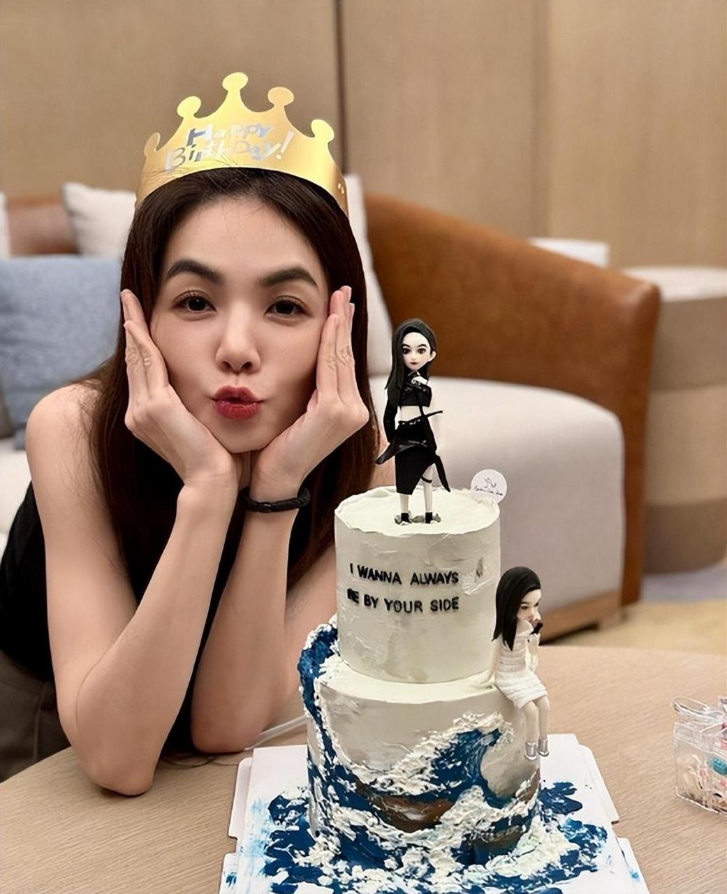 she成员ella陈嘉桦自曝幼时被父亲友人之子性骚扰:玩电脑游戏时,大