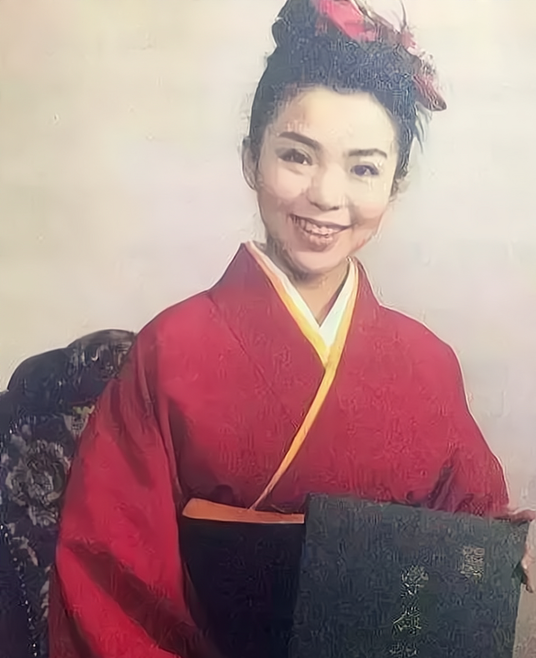 90年代,央视著名主持人朱迅,是一张朱迅在日本留学时的旧照!