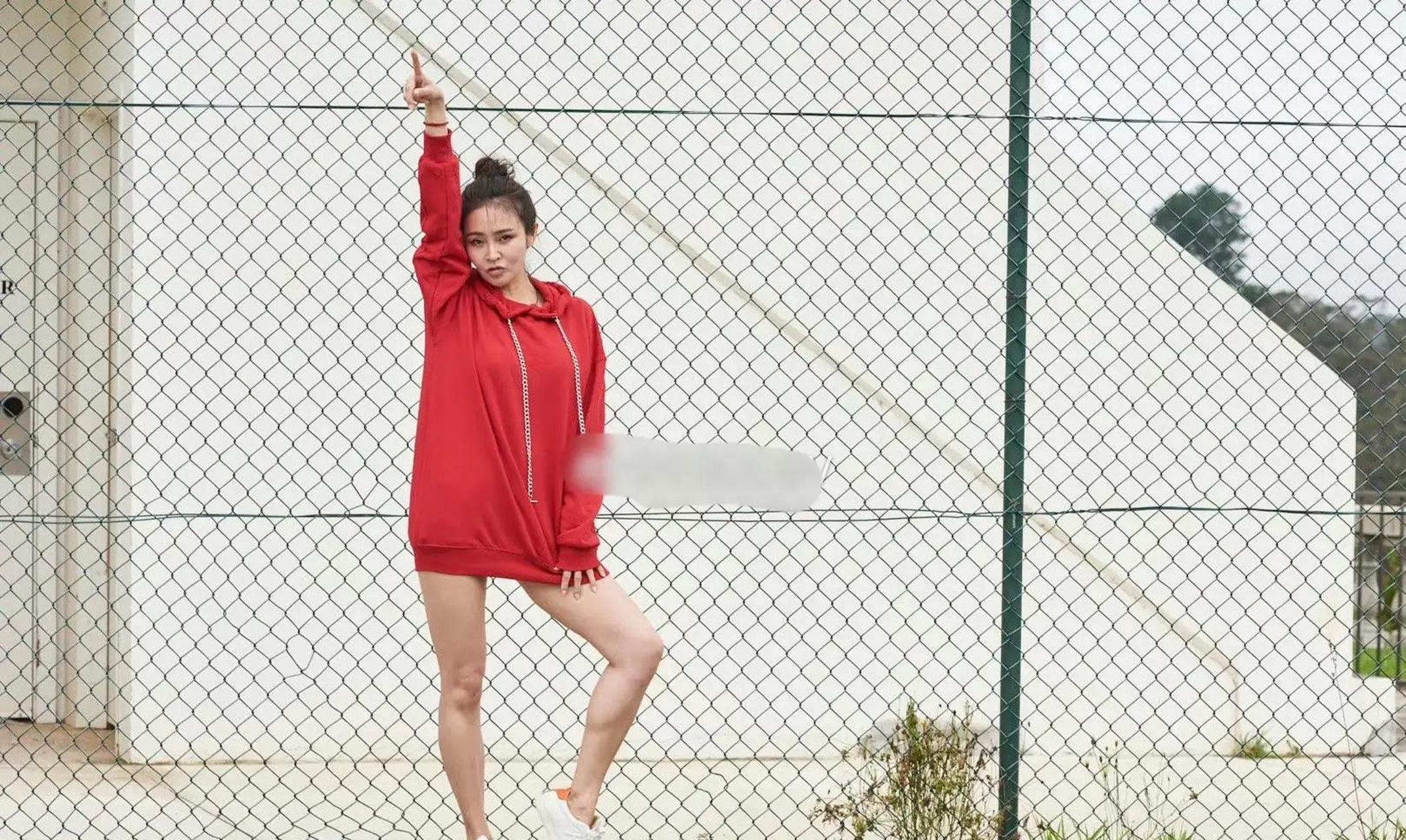 于明加海边大片写真,168身材美的大气又惊艳