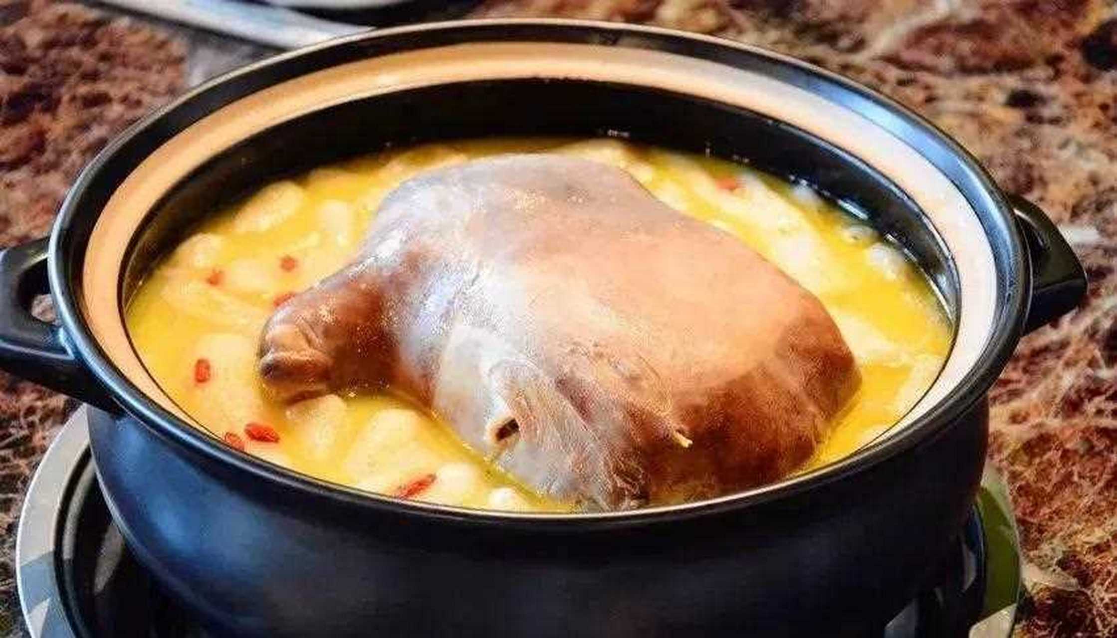 猪肚包鸡,怎么包啊猪肚那么小,鸡那么大?