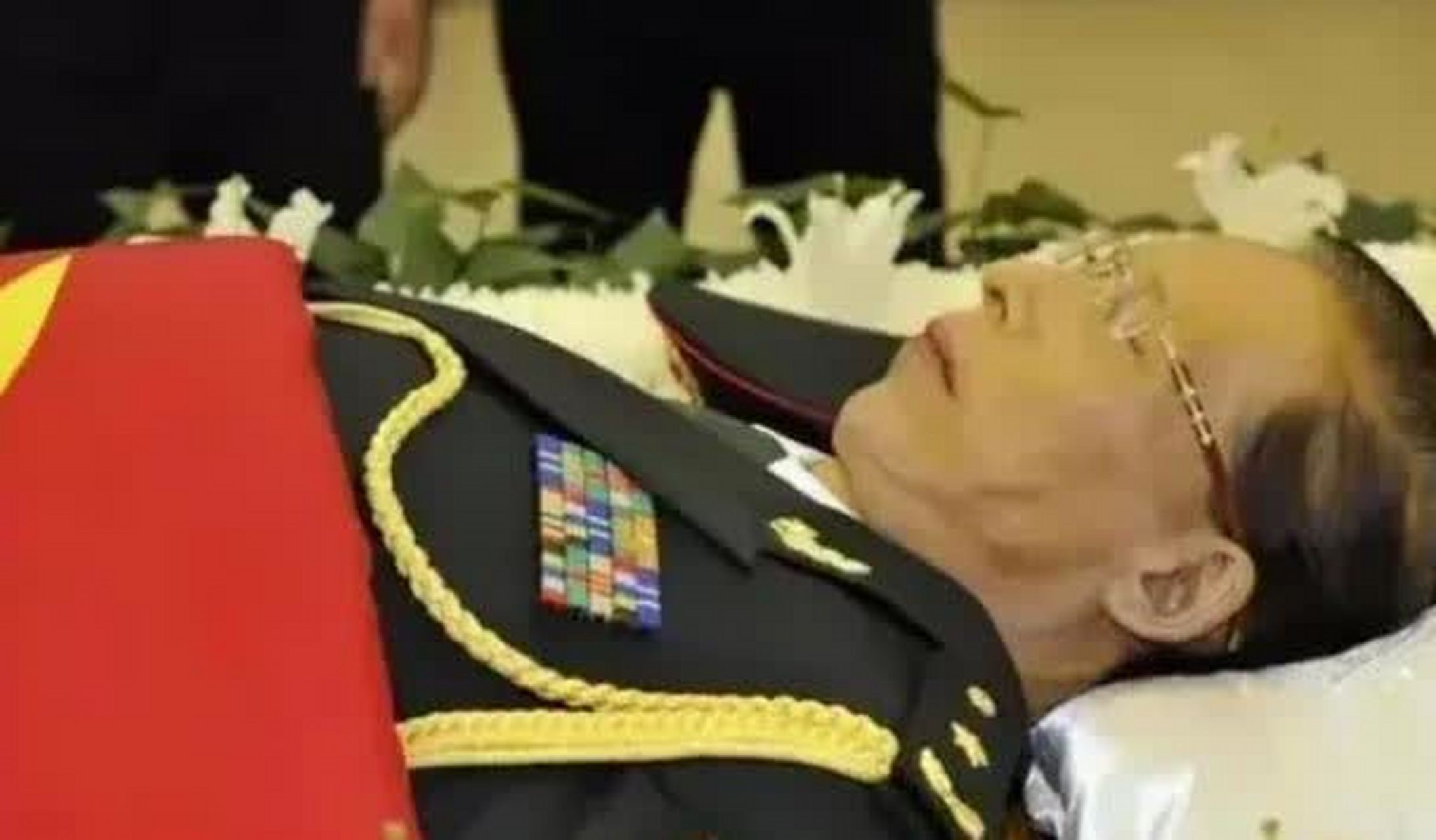 我要上热门# 2015年,张震将军之子张宁阳将军病逝,这是他葬礼上的