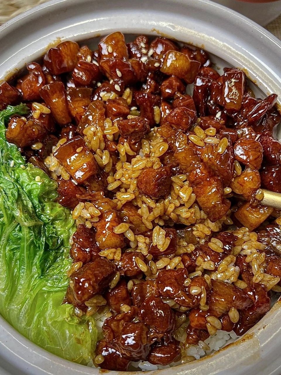 哪有那么多浪漫 能吃到你给我做的红烧肉丁拌饭就感觉很幸福了