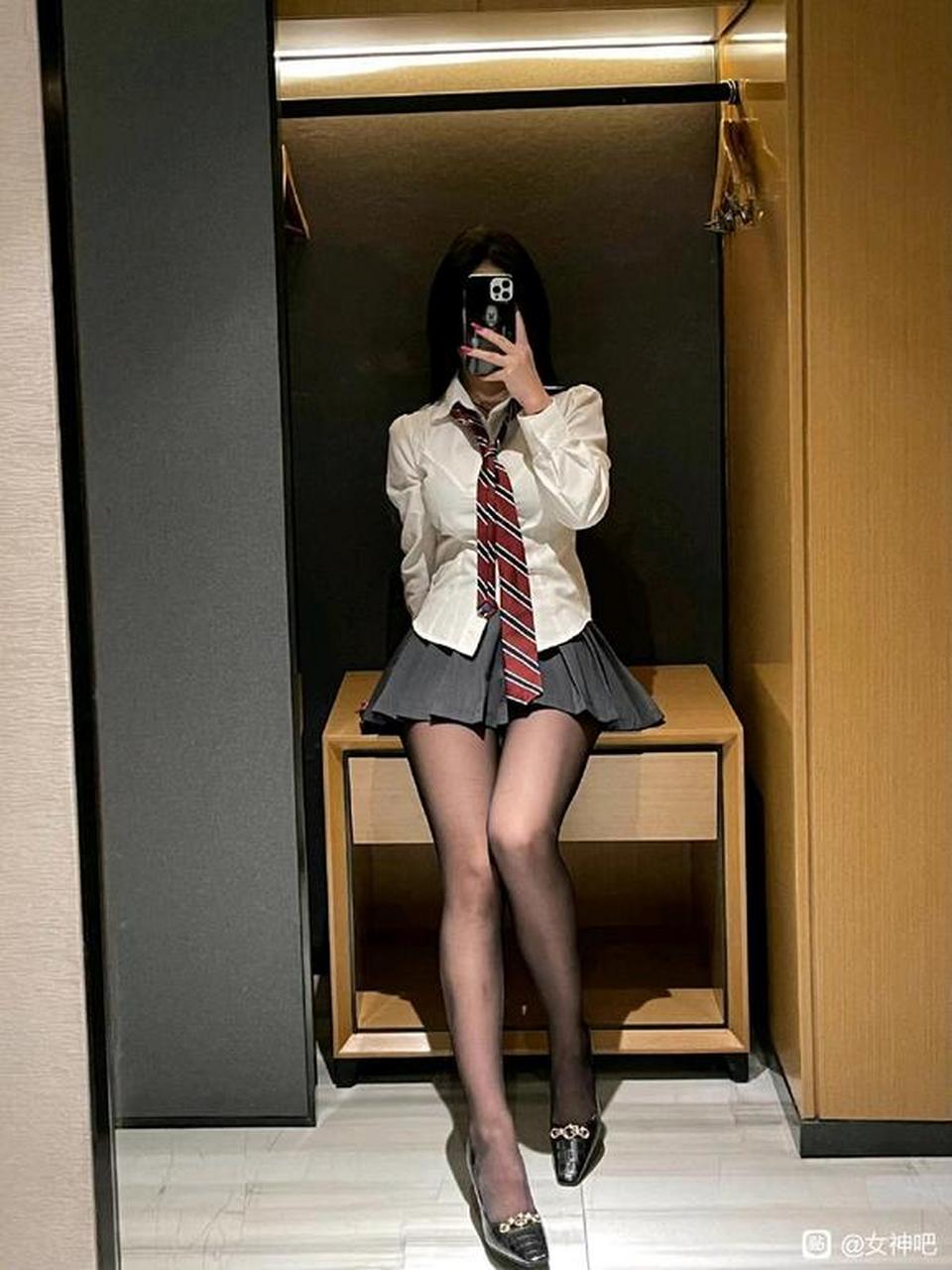 喜欢黑丝看过来 #大长腿黑丝