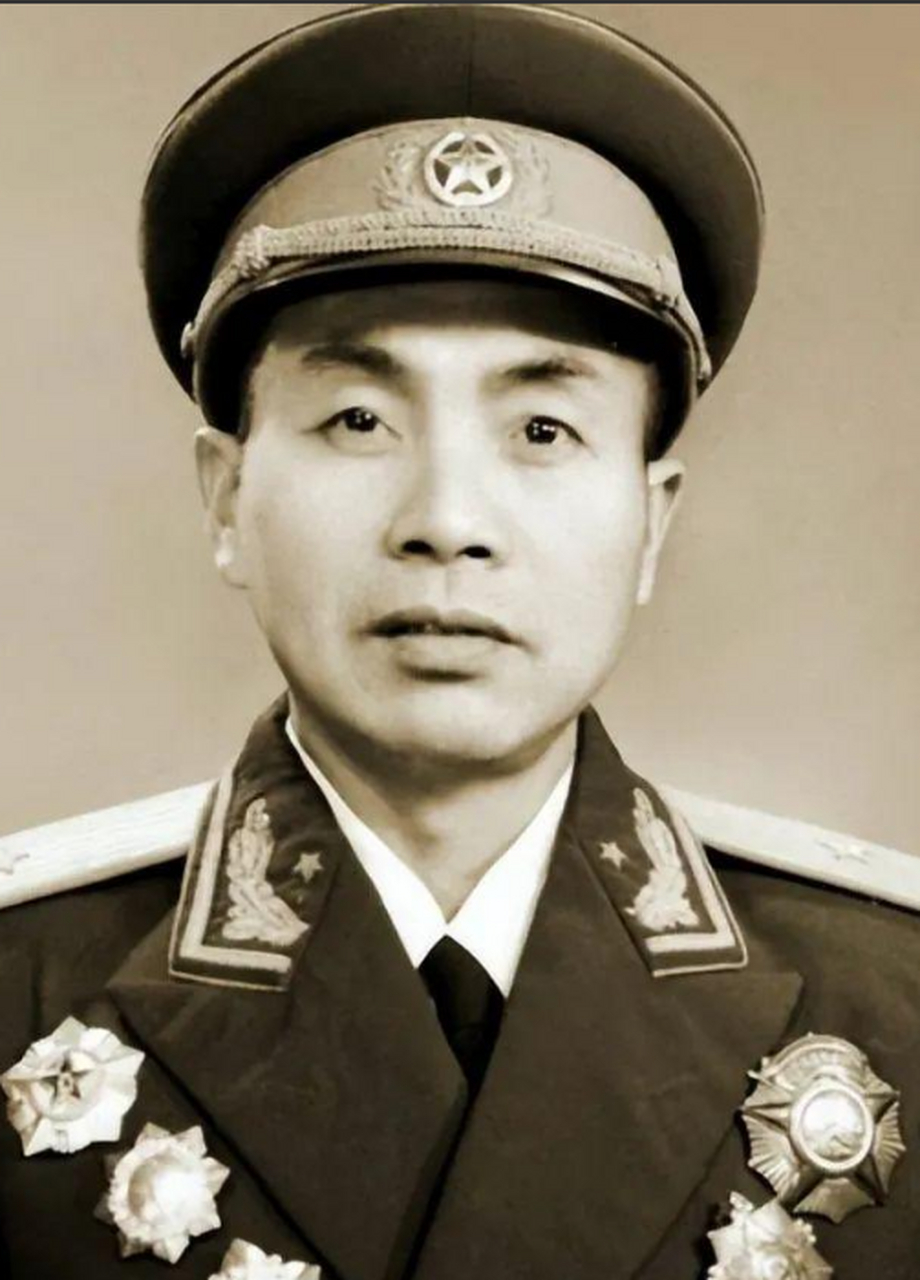 丁先国:46岁成开国少将,62岁受牵连被免职,晚年捡破烂也要捐款 在62岁