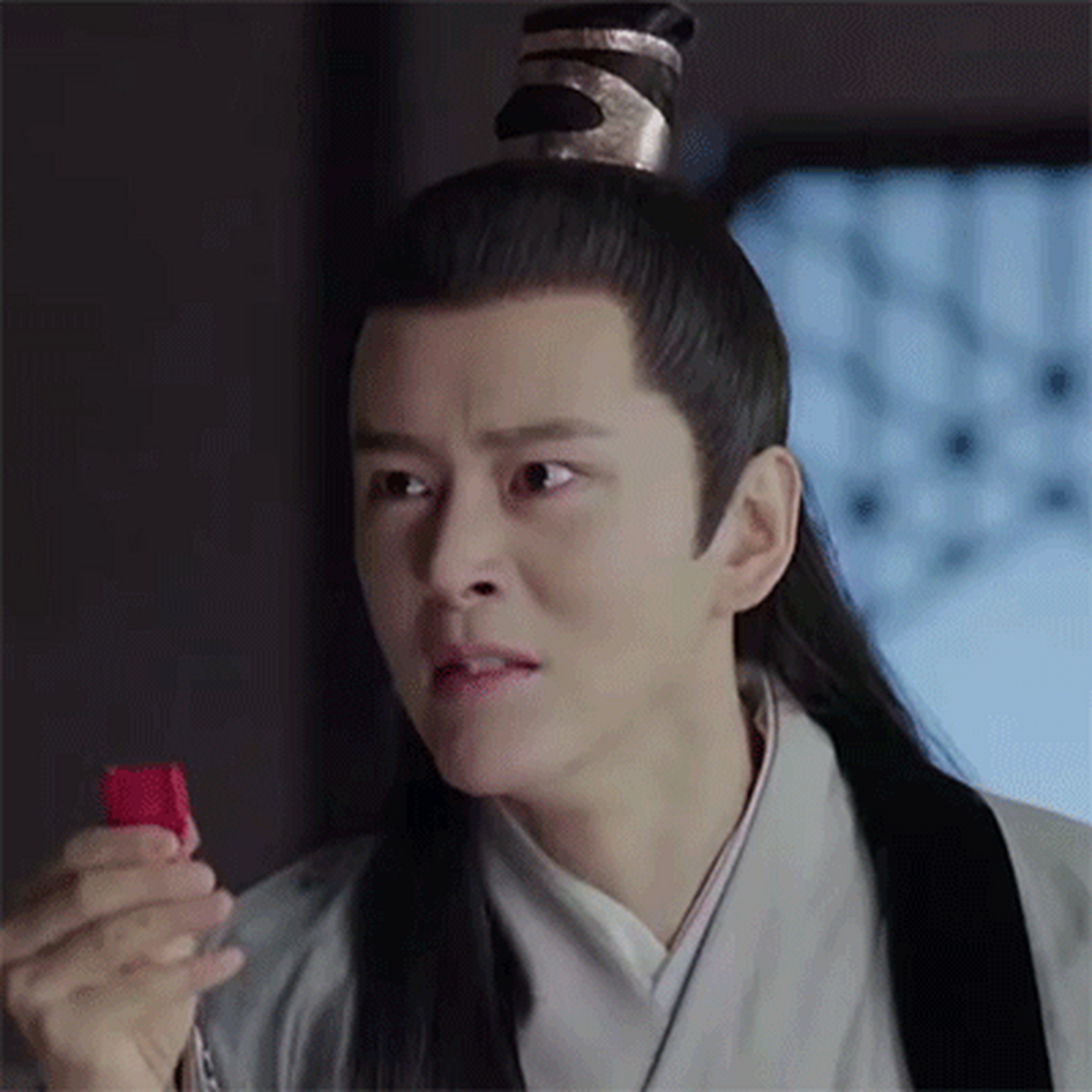 黄宥明1986年出生于湖北省咸宁市,身材高挑,颜值优越,被海岩挖掘出演