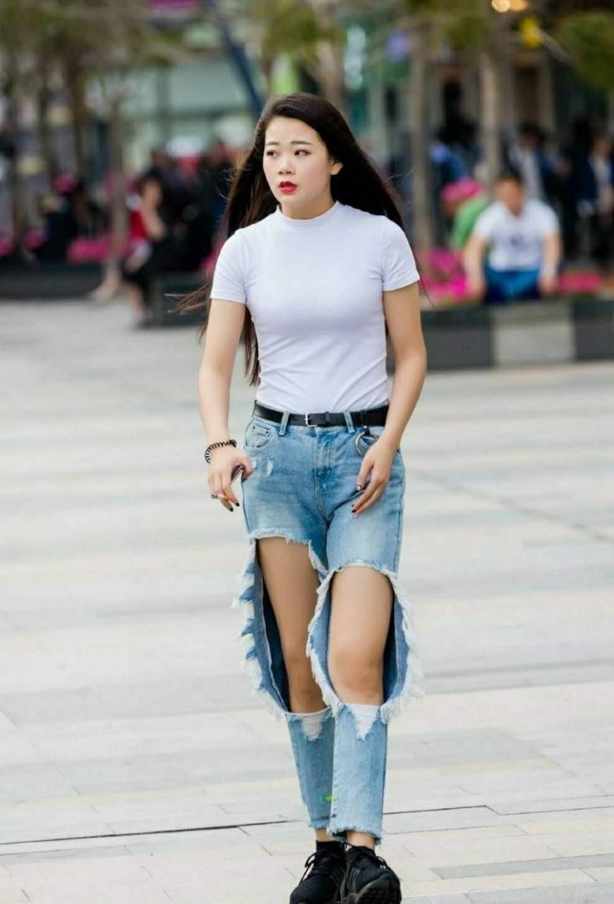 东北的美女,非常霸气,穿搭拉风,又抢眼的美