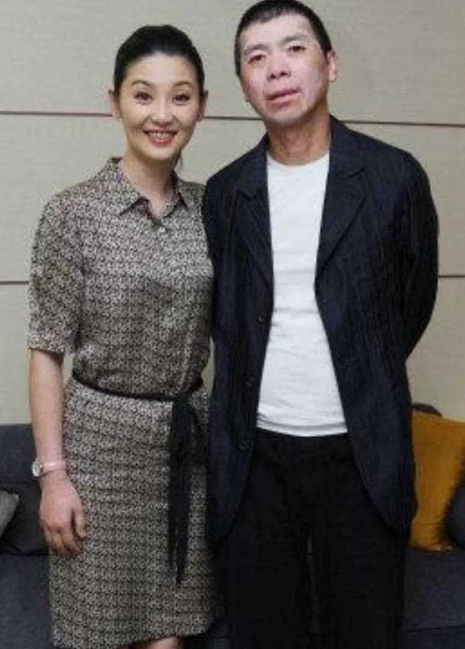 女星沈星同回公寓共处9小时,事情曝光后,冯小刚的妻子徐帆成为了焦点