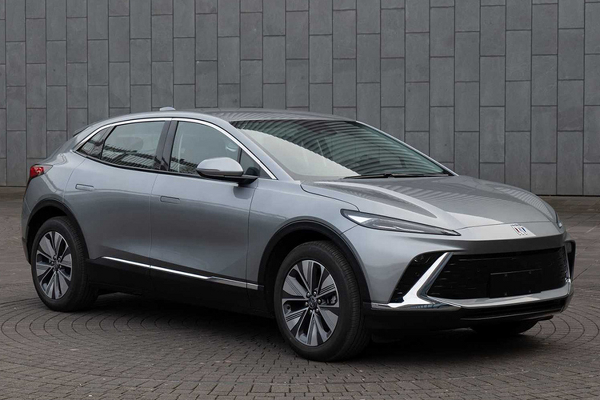 继工信部申报图曝光以后,近日我们再次从社交平台获得别克全新纯电