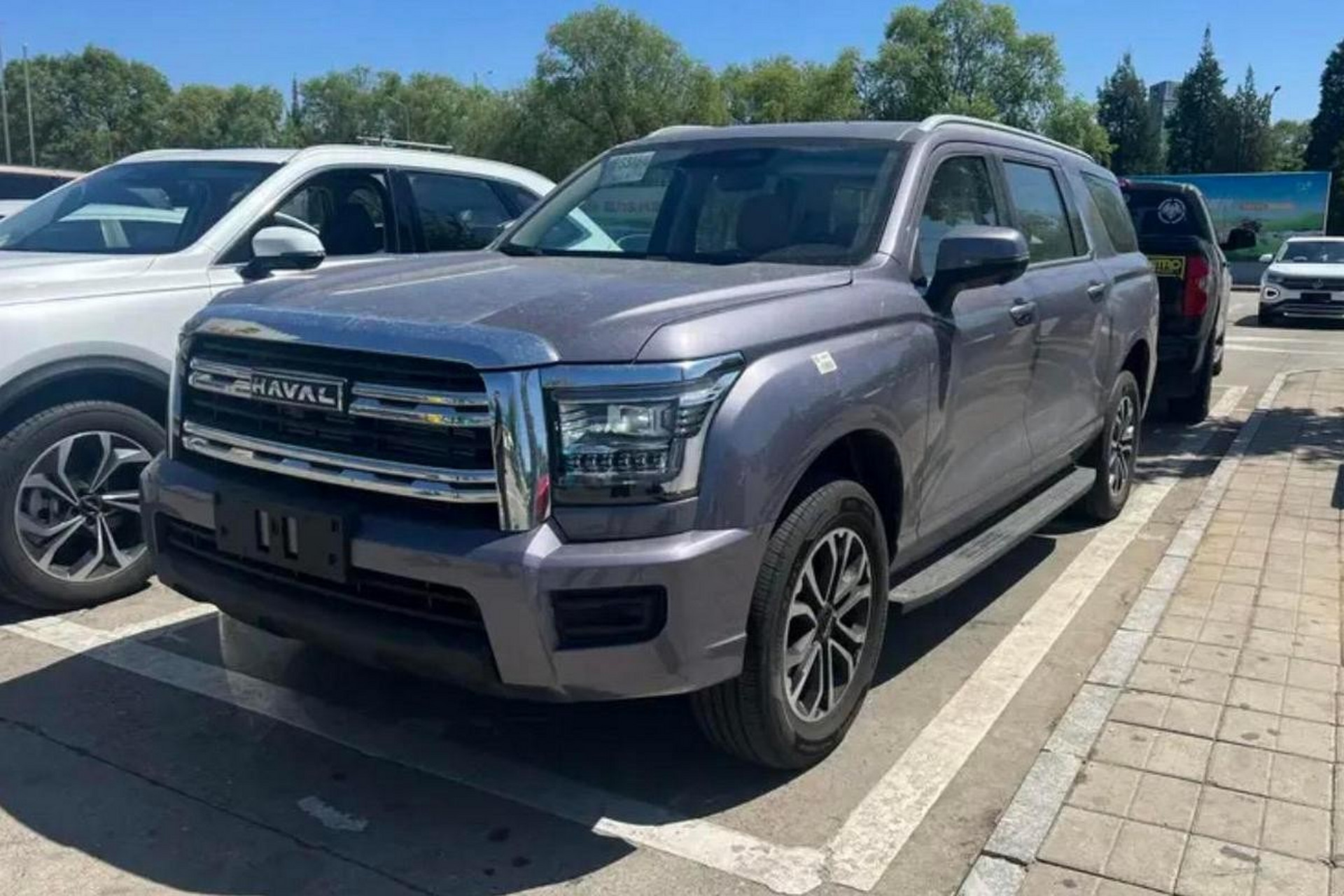 全新框架suv哈弗h5亮相,将配备汽油和柴油发动机,将于今年开始销售.