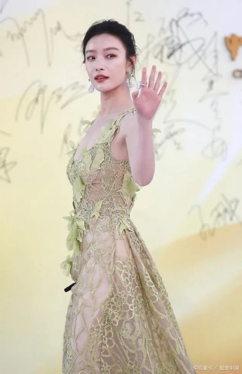倪妮和舒淇像吗?她俩明明脸蛋长得不美,为啥能成为一线明星?