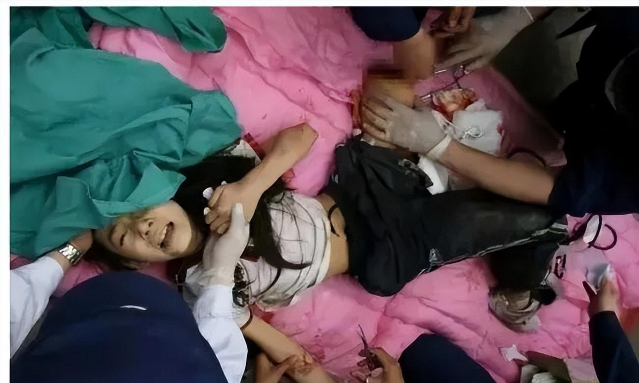 汶川地震十五周年#2008年5月18日,北川茅坝小学,李月被困废墟70小时