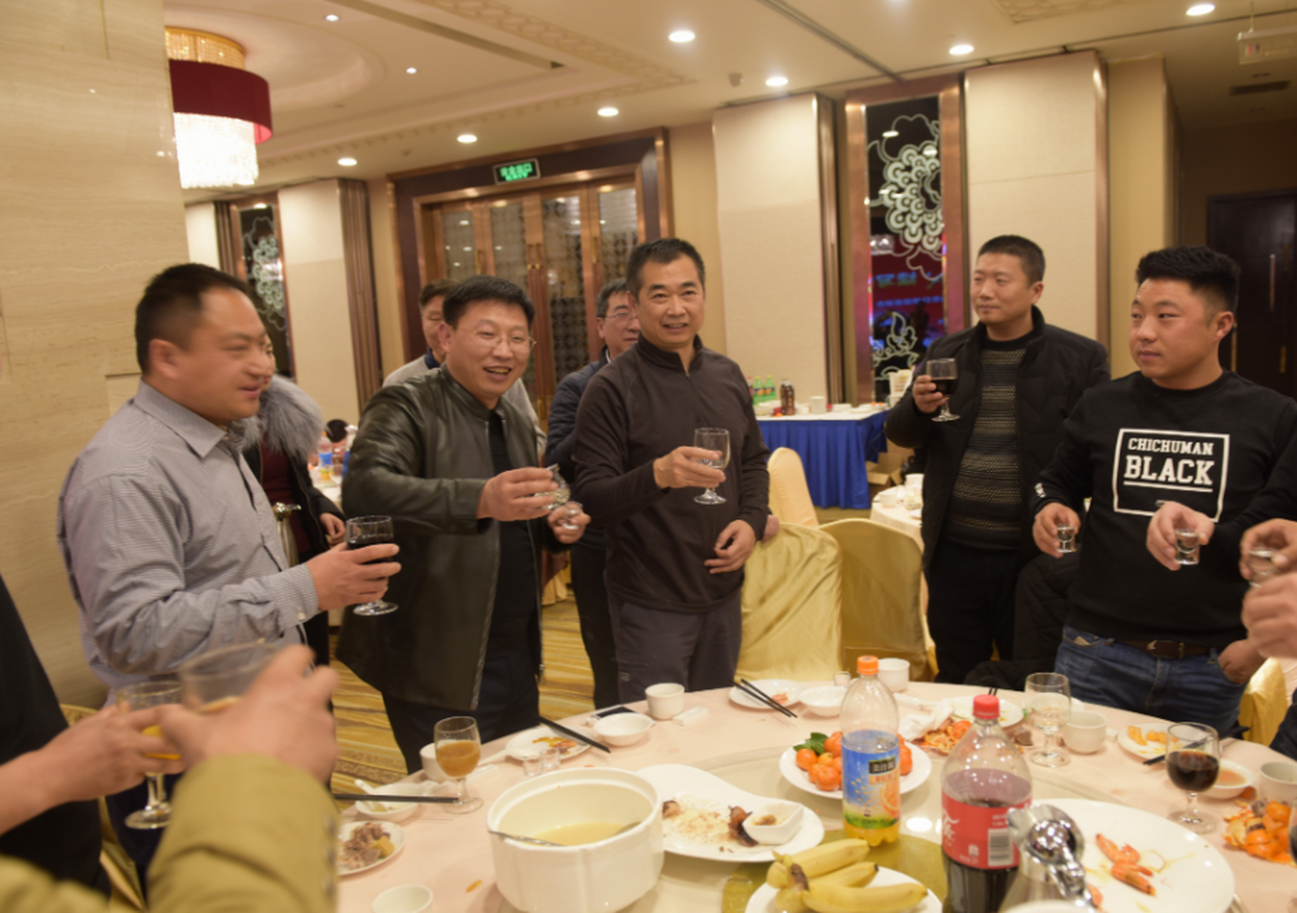 陪领导出去吃饭,牢记"4不"原则,下次升职加薪一定有你!