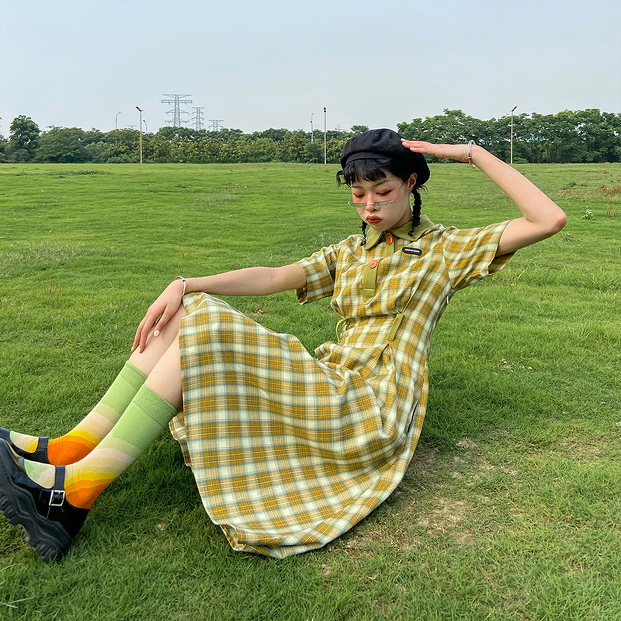 这条裙子的配色太好看啦[微笑]  是非常有夏日少女气息的果绿色呀