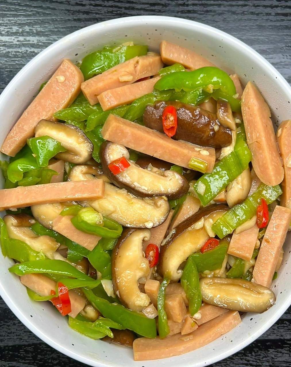 这个炒菜真的绝绝子简直色香味俱全 简单炒个菜犒劳一下自己中午配着