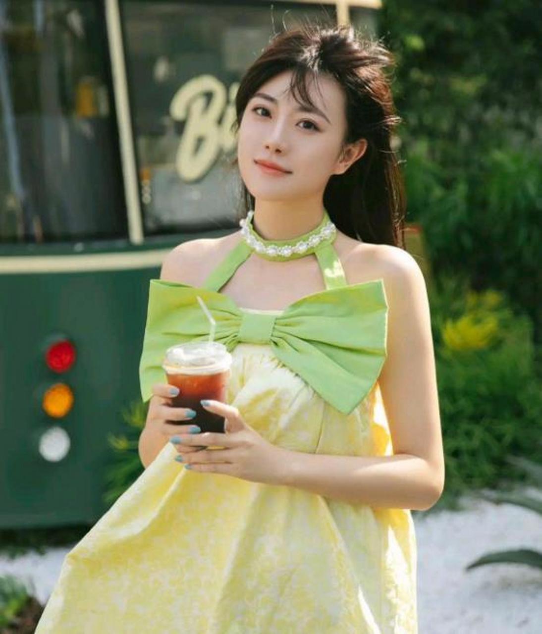 女神牟星越来越漂亮了