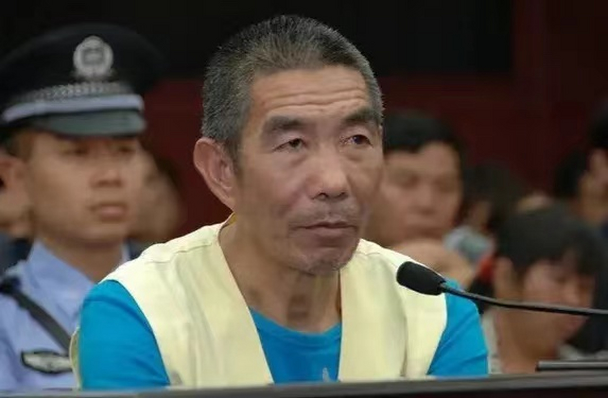 韩母发动亲朋的力量,在韩耀失踪地附近进行调查,发现从2005年起,有