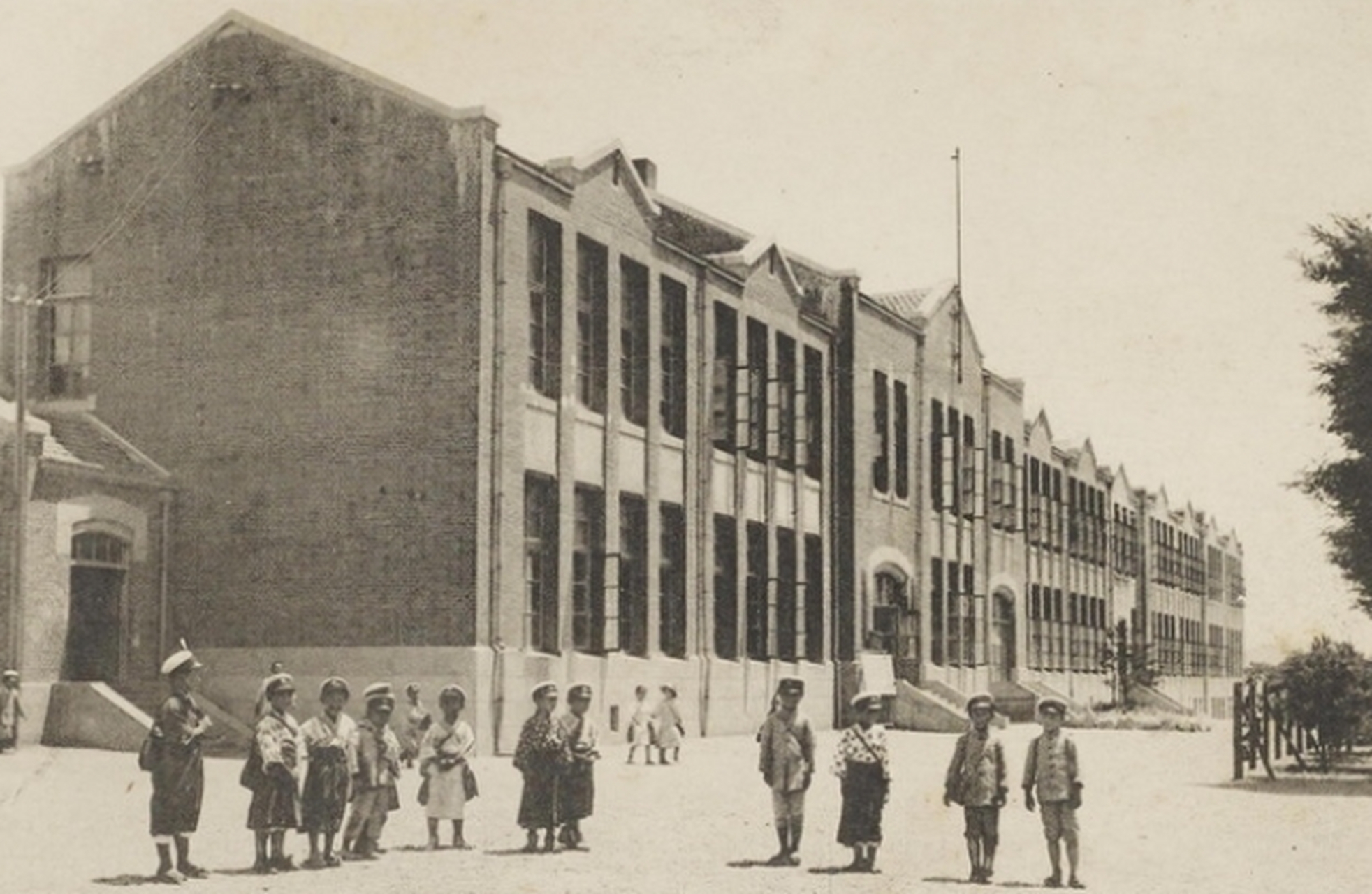 历史老照片# 1921年大连老照片,百年前大连城市街景(十)