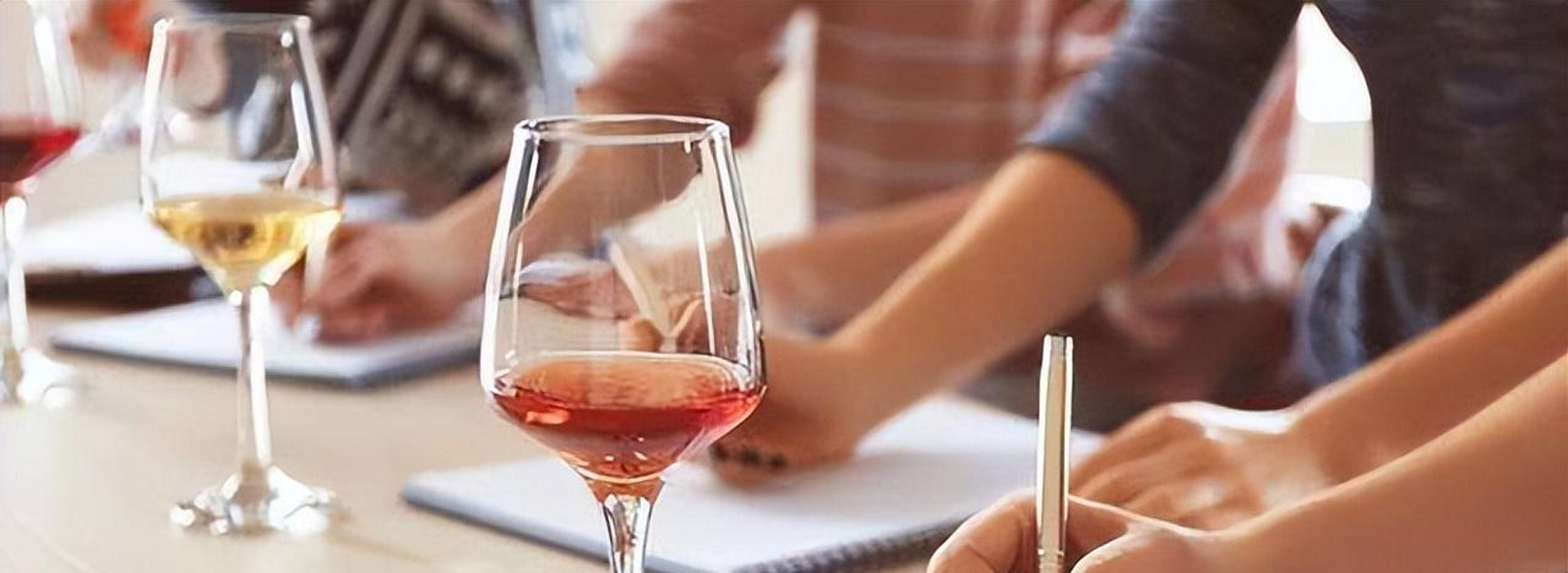 日本科学家池田菊苗先生率先对鲜味做了定义和解释,在日语中"umami"就