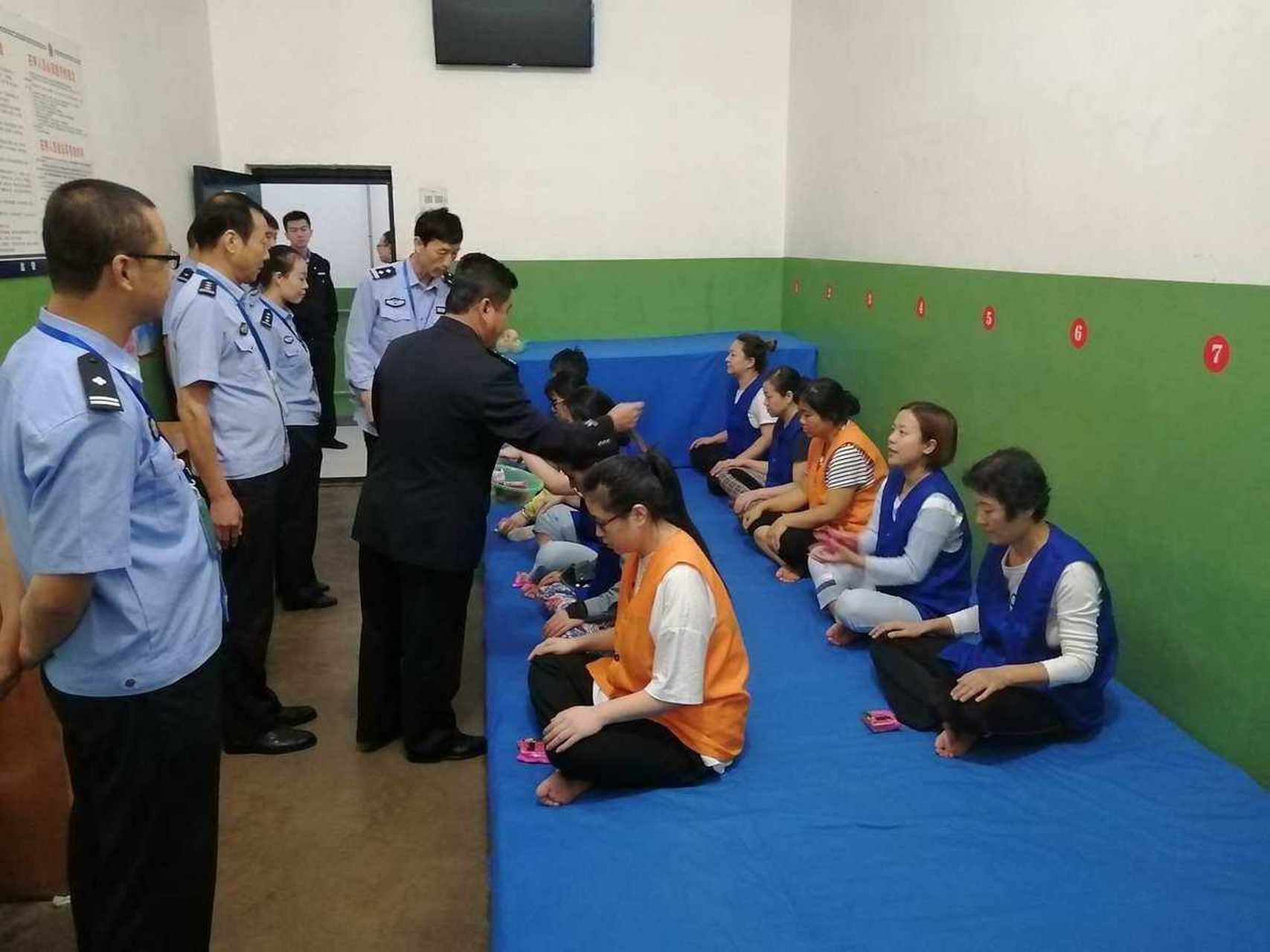 看守所的生活,显然没有外面自由.