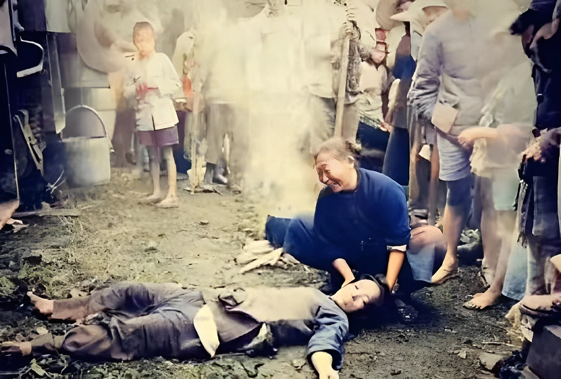 日本侵略者强奸老人的女人后,扫荡村山死亡.