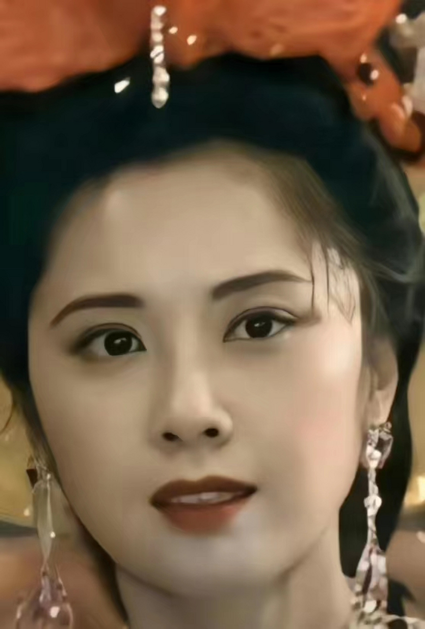 "女儿国"国王朱琳女士,实在是太美了,珠圆玉润,风流多情,美得端庄优雅