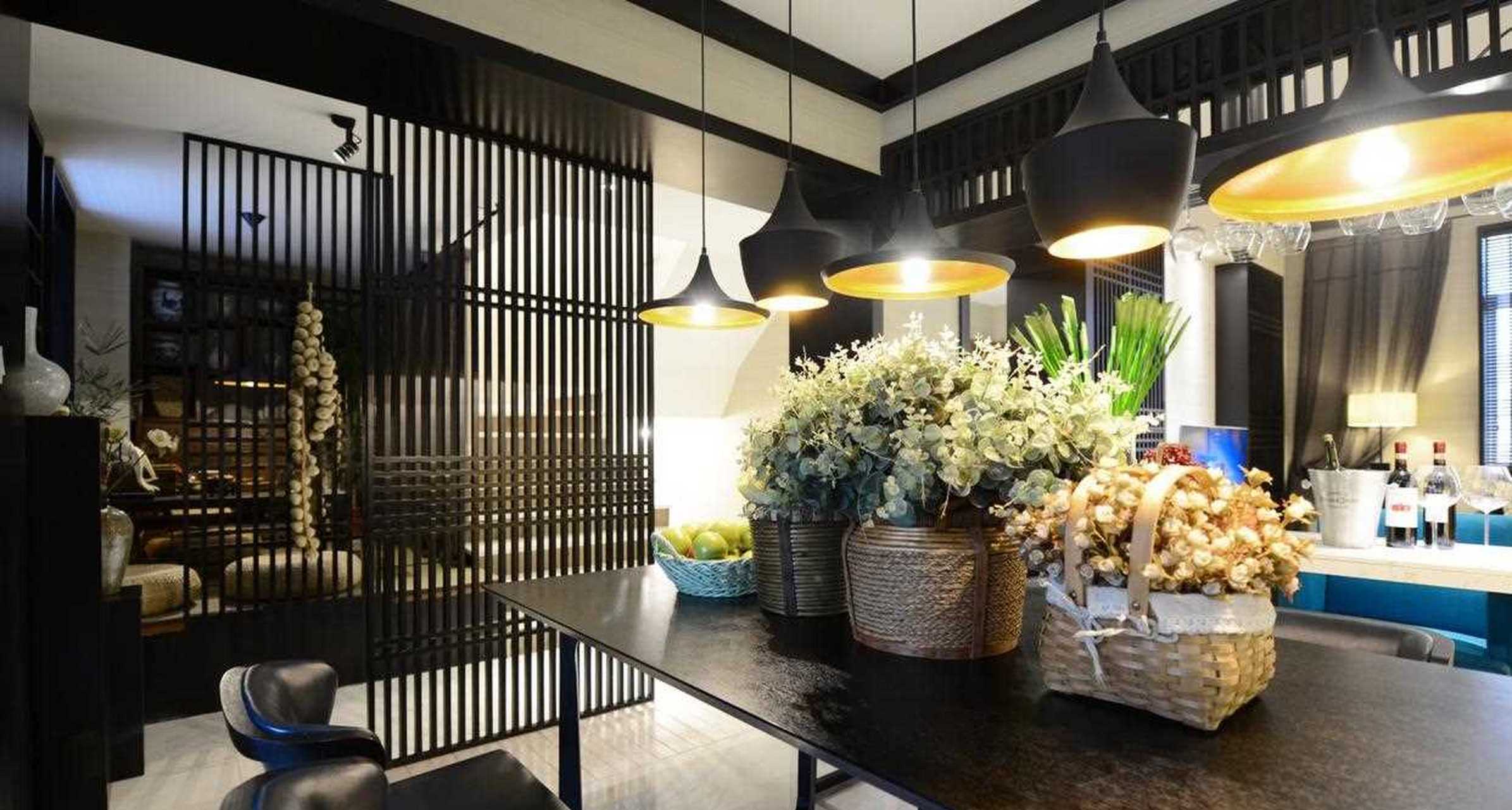 空间以大开大合的设计手法划分空间,以精致灵动的线条勾勒细节,兼具