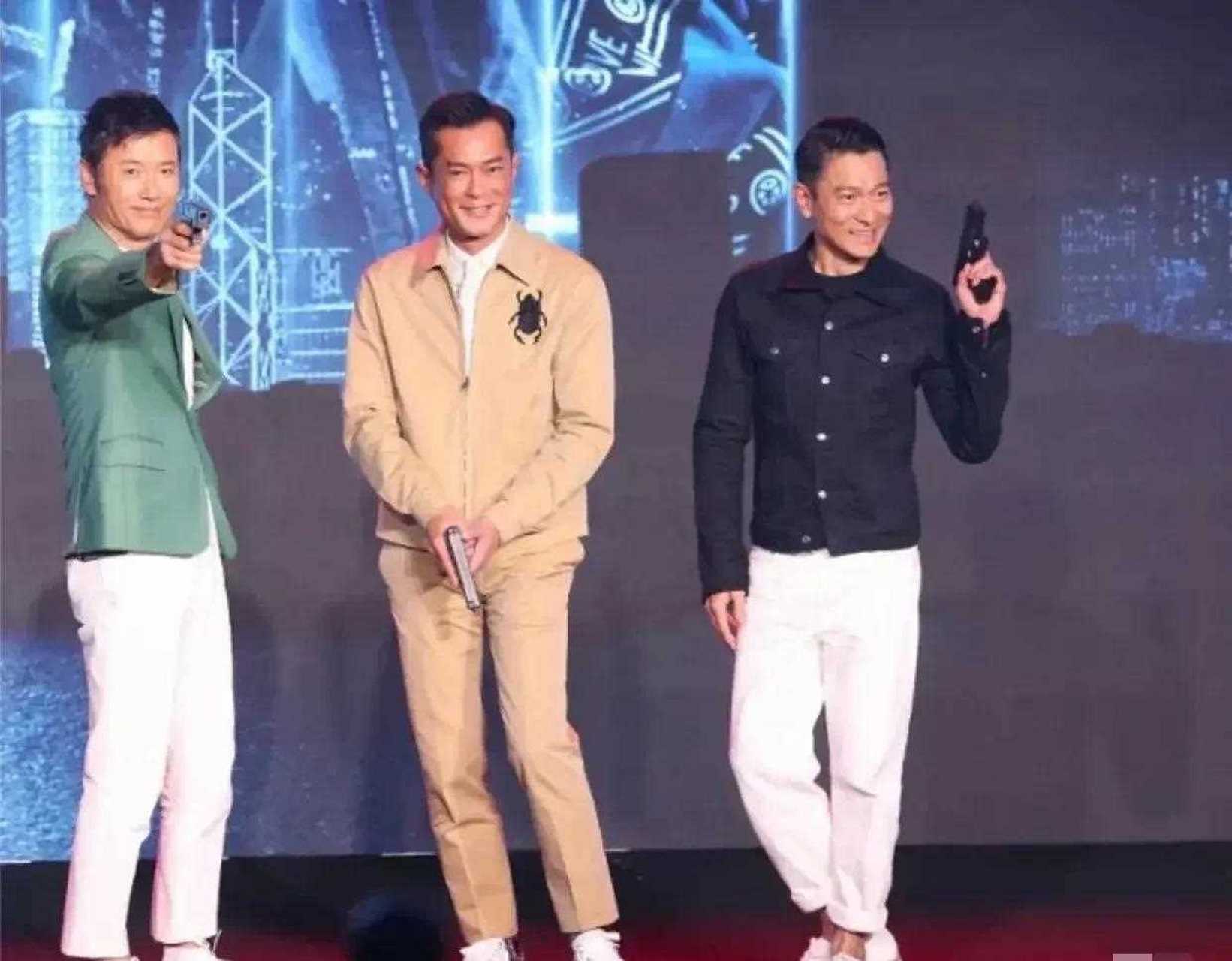 苗侨伟和刘德华古天乐同框,他的气场一点都不逊色于他们,因为他对自己