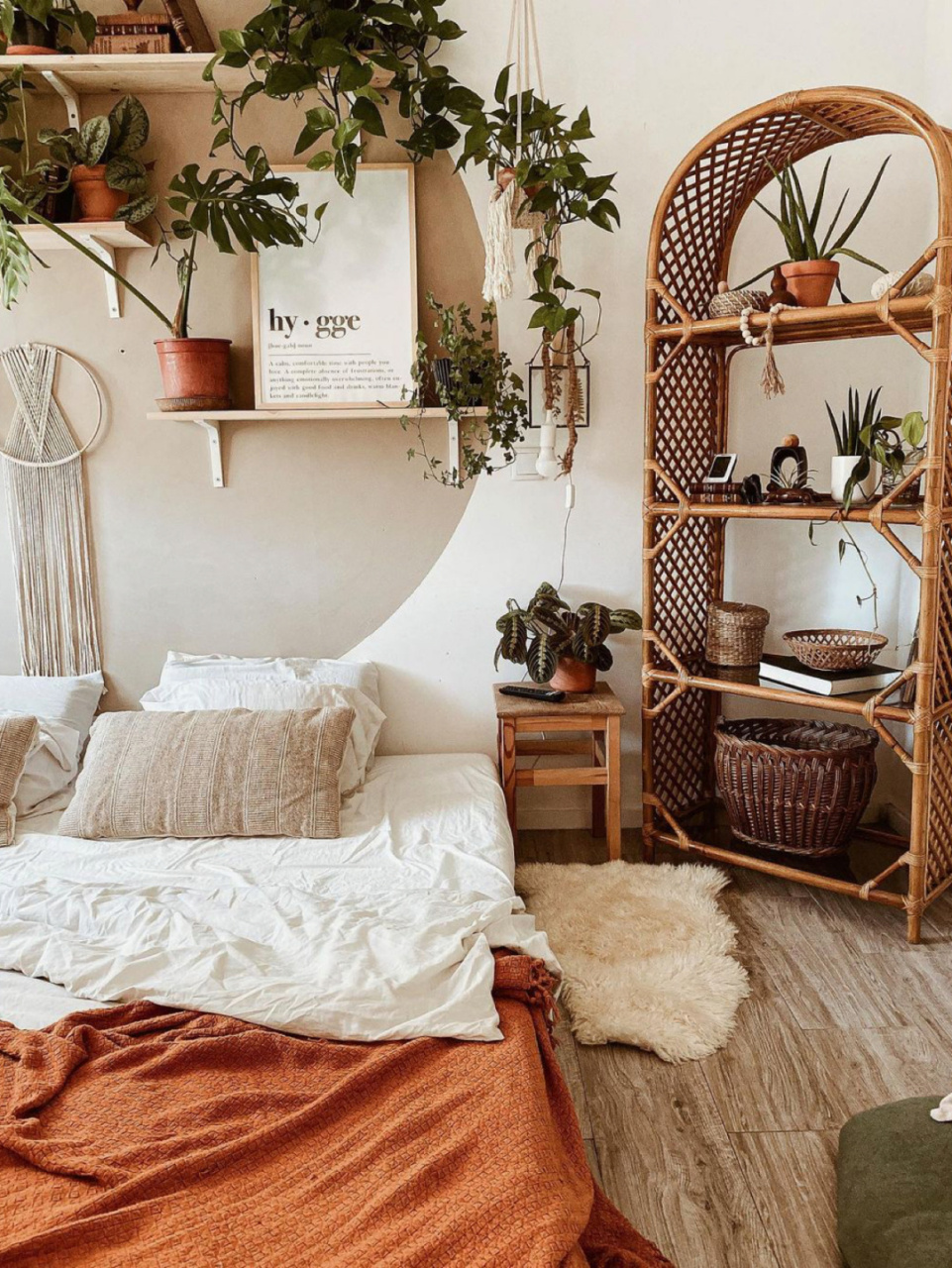 自然风的装修没有那么多华丽的装饰,天然材质的家具和软装也能让家