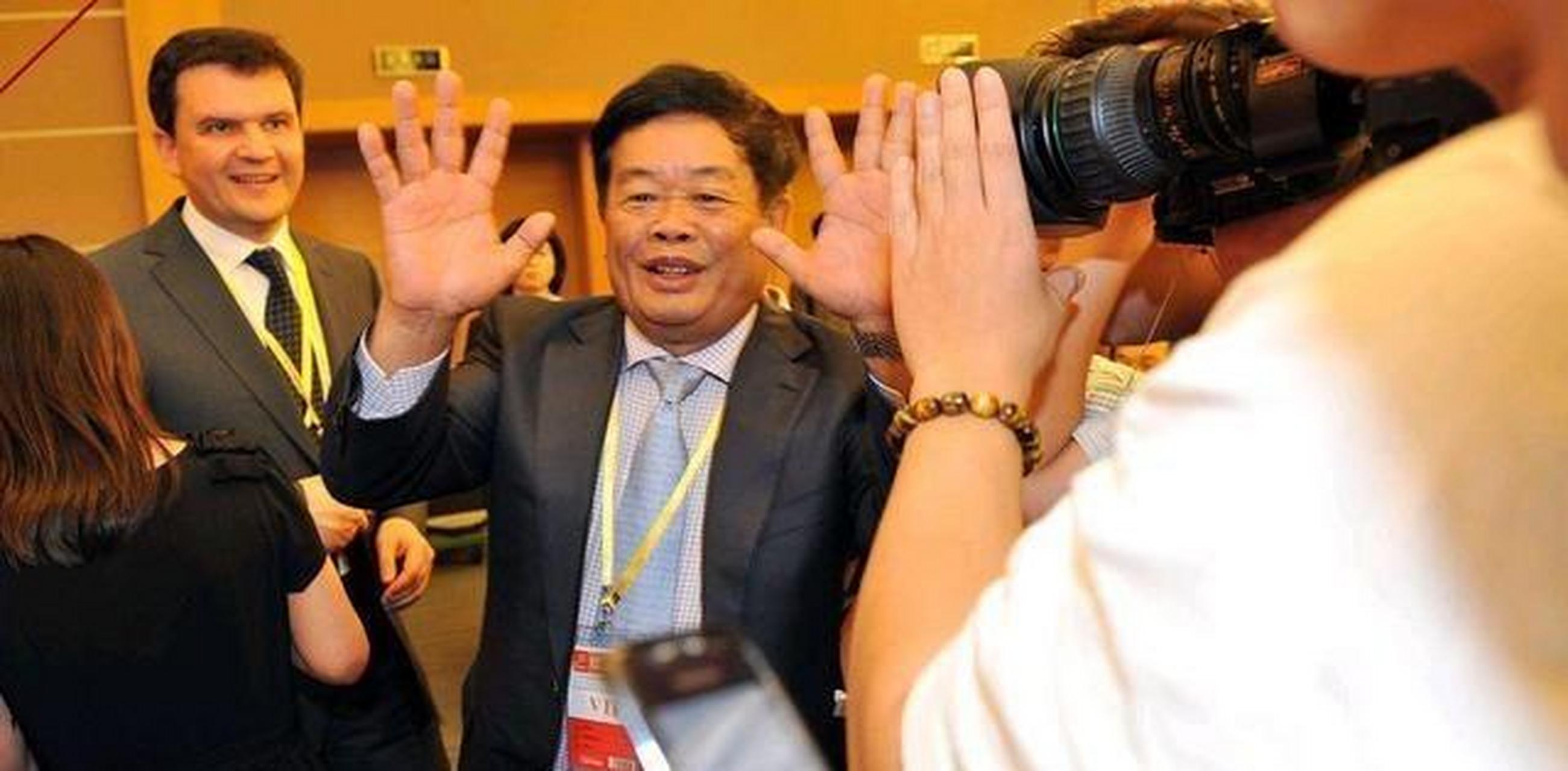 玻璃大王曹德旺给妻子陈凤英写了一封信,大概内容是:我有了红颜知己