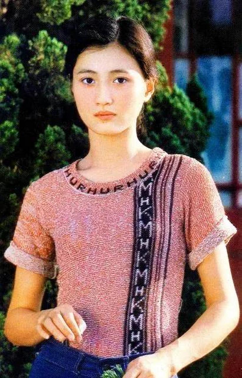 她在该剧中扮演的杨贵妃形象典雅大方,雍容华贵,被誉为最接近杨贵妃