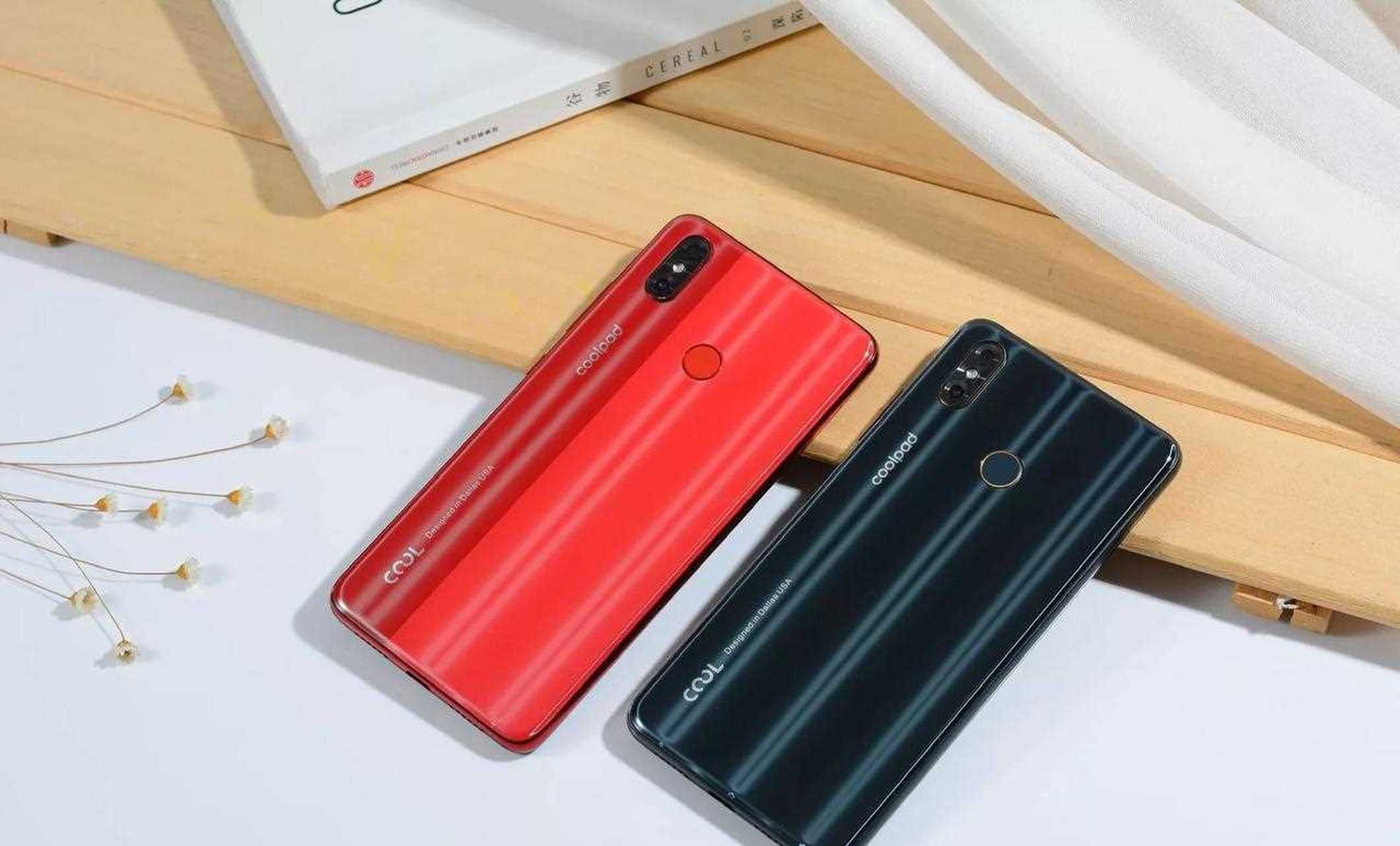 酷派酷玩8今天开售啦[灵光一闪] 打开包装红色简直美呆了,双色渐变