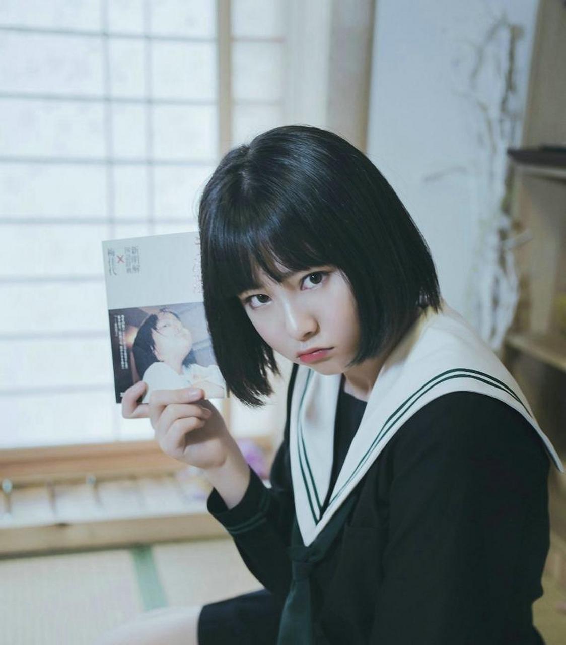 日系波波头女孩可爱俏皮摄影写真