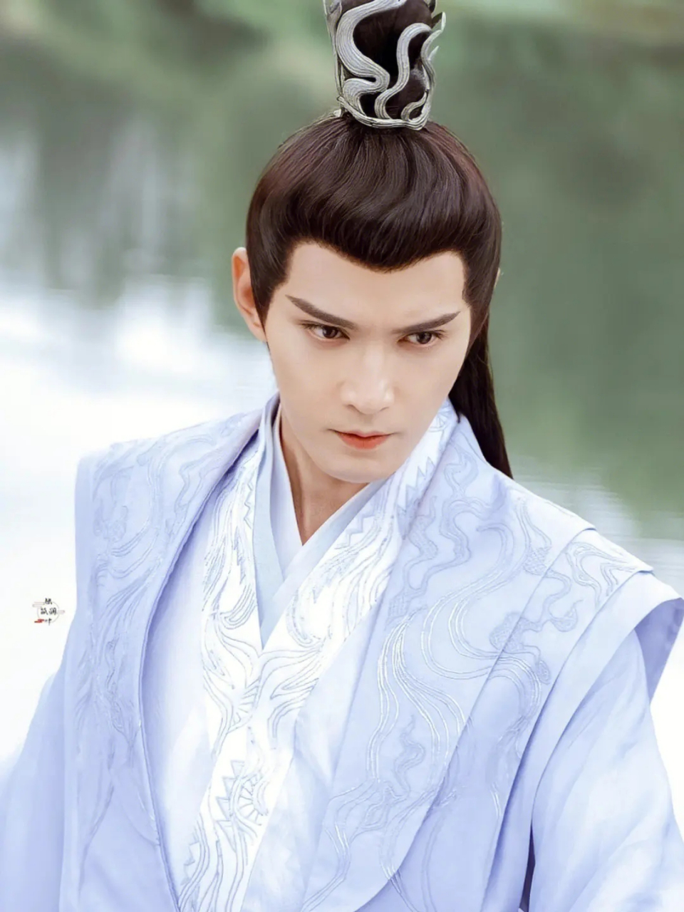 徐正溪的"太师半永久"古装造型是很出圈,但角色同质化太严重,对他事业