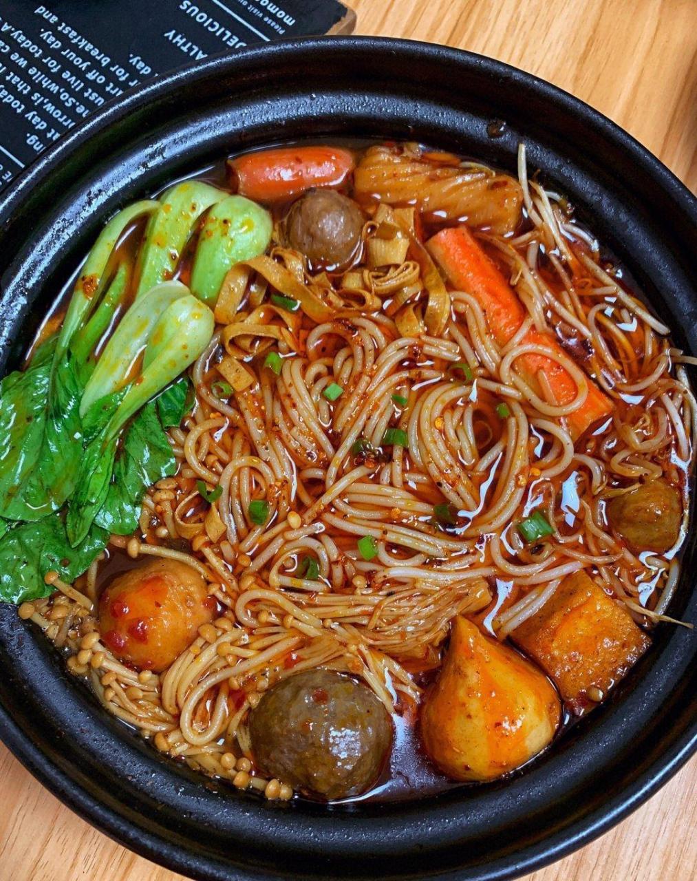 超级过瘾,怎么也吃不够的砂锅米线!